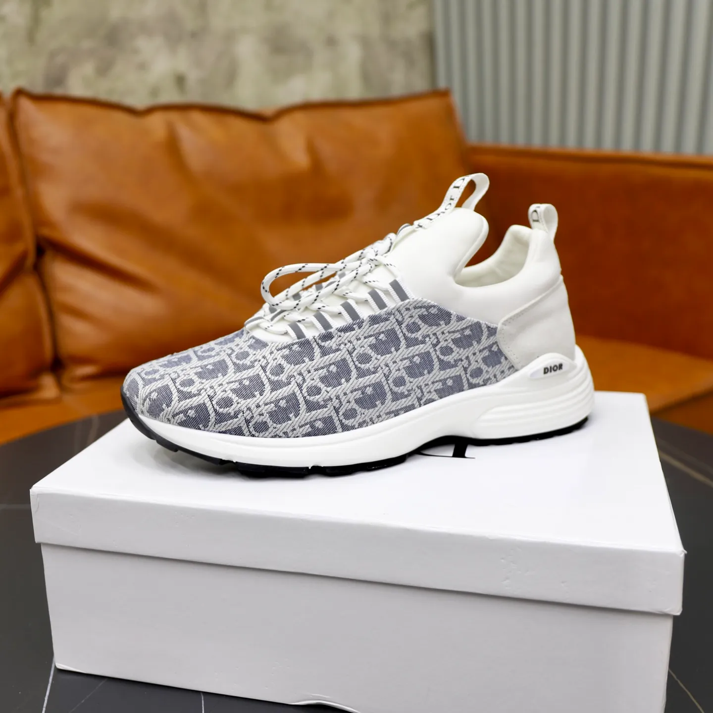 Ex-factory price: 440💰🙅‍♂️🙅‍♂️🙅‍♂️ Brand: Dior DIOR Standard code: 38-44 (45 customized) Grade: Same as the official website Material: Original material splicing Comfortable and breathable lining Lightweight and wear-resistant sports outsole Style category: Men's fashionable casual shoes Running sneakers Distinguished luxury brand elements Top luxury Color: actual picture color